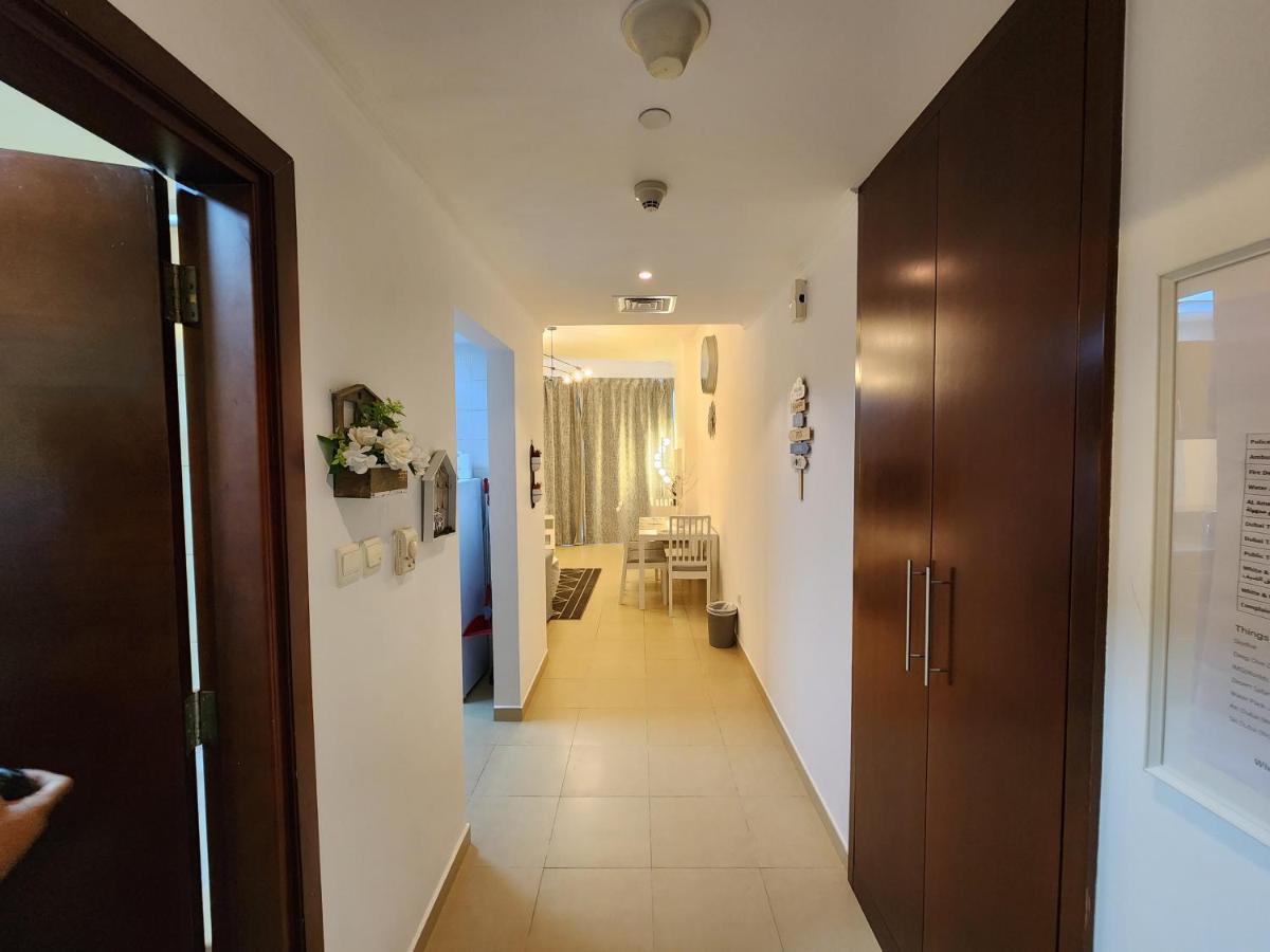 Ferienwohnung Bright & Valuable, Close To Metro Station Dubai Exterior foto